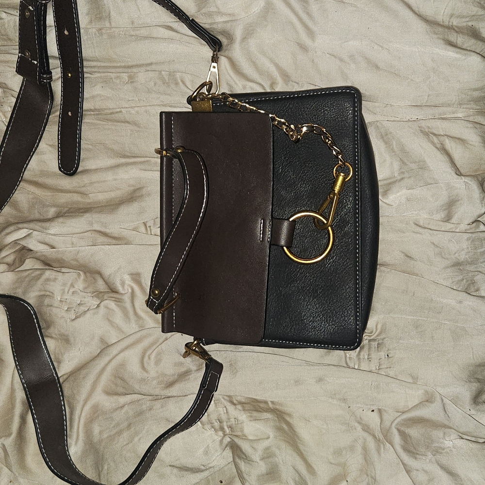 Elegant Black and Brown Leather Shoulder Bag